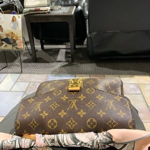 Meet your Posher, Ferdose